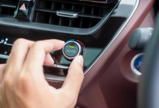 Signs Your Car's Air Conditioning Refrigerant Needs to be Recharged