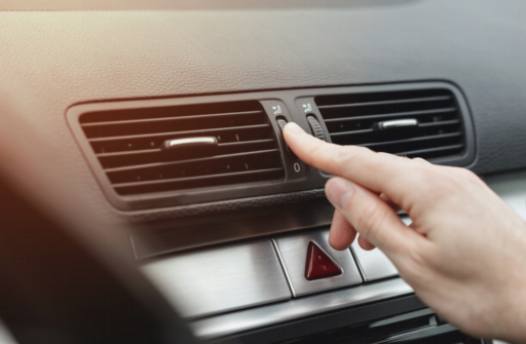 The Dangers of Ignoring Windscreen Cracks and Chips